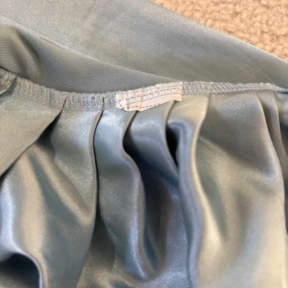 Blue Adjustable Oversized Satin Bonnet- Kitsch - Picture 9 of 10